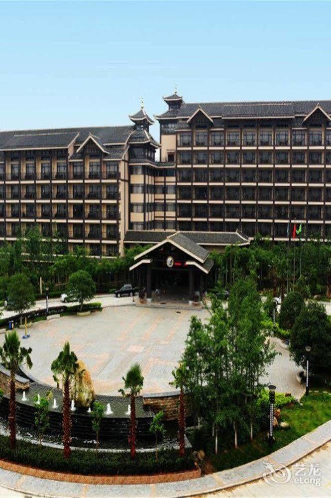 Liuzhou Sanjiangxian Dongxiangguo Hotel Екстериор снимка