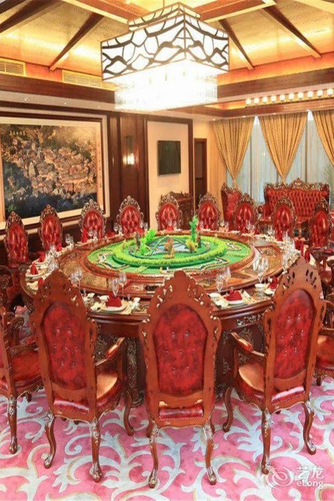 Liuzhou Sanjiangxian Dongxiangguo Hotel Екстериор снимка