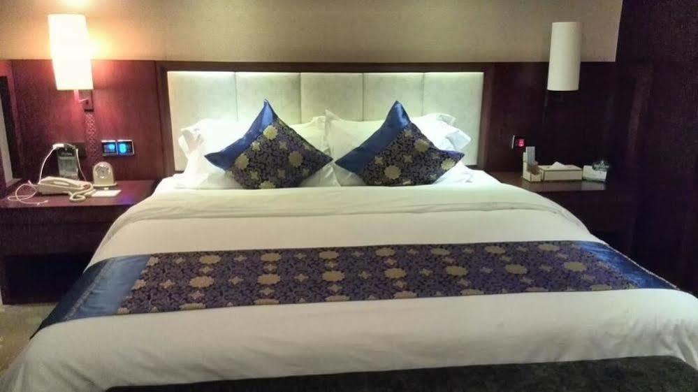 Liuzhou Sanjiangxian Dongxiangguo Hotel Екстериор снимка